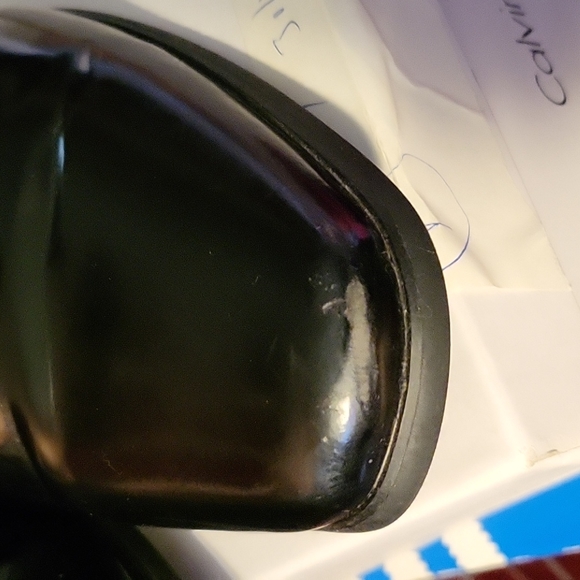 Calvin Klein - Picture 8 of 11